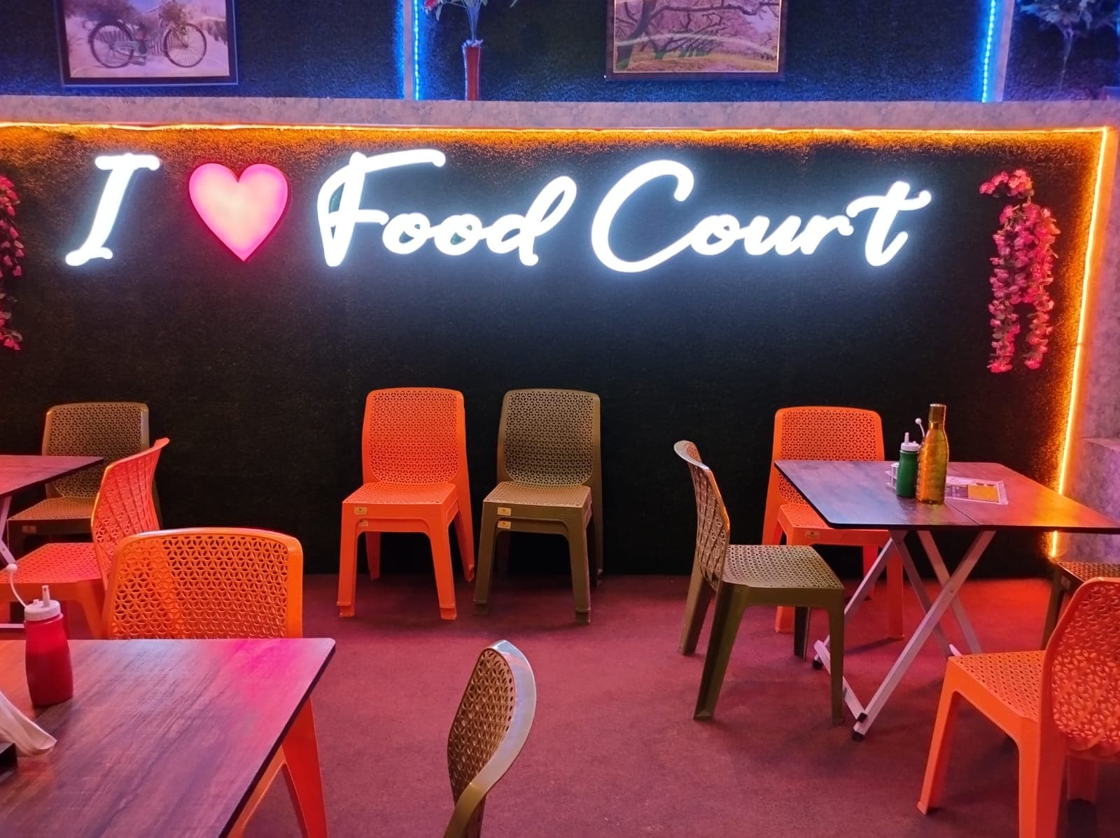 Food Court